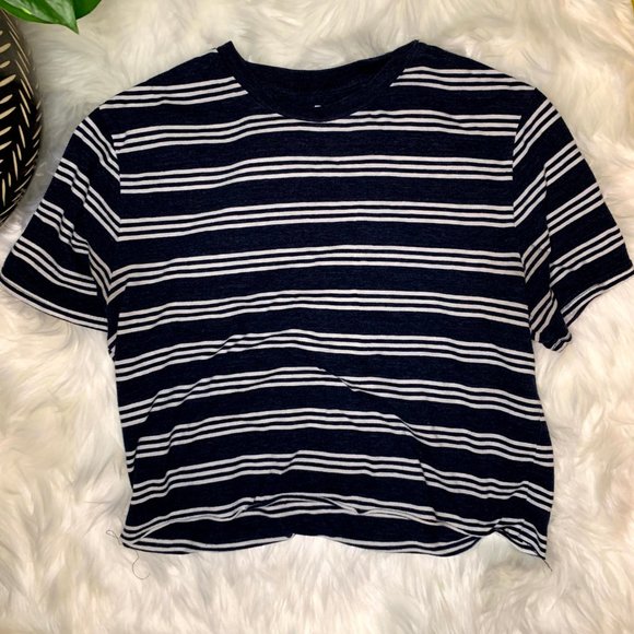 GAP Tops - ⥈S O L D⥈ Oversize Cropped Shirt